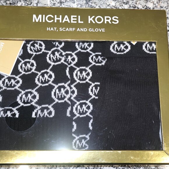 Michael Kors MK Logo Hat Scarf & Gloves Gift Set Black NWT in Box - Picture 7 of 8